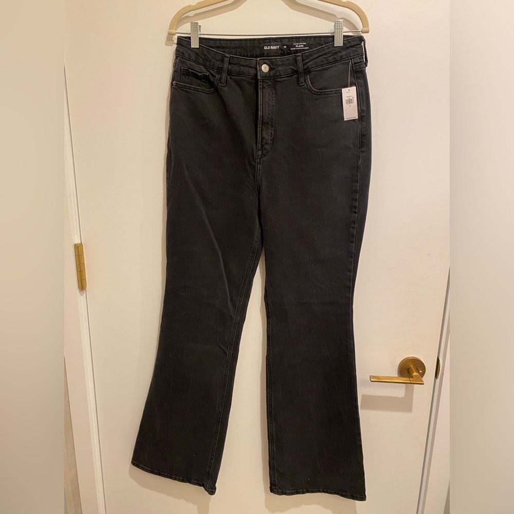 Old Navy flare higher rise jeans. Size 10.